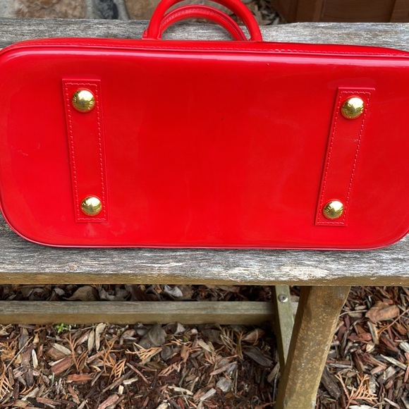 Authentic Louis Vuitton Alma Vernis bag - Picture 8 of 10